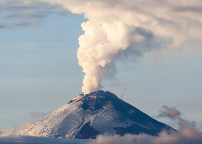 Cotopaxi active ashes