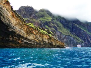 Punta Vicente Roca Snorkeling and diving in Galapagos